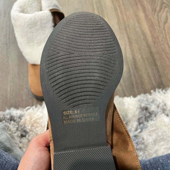 Maurices tan, fur lines boots 6.5 - Picture 2 of 4